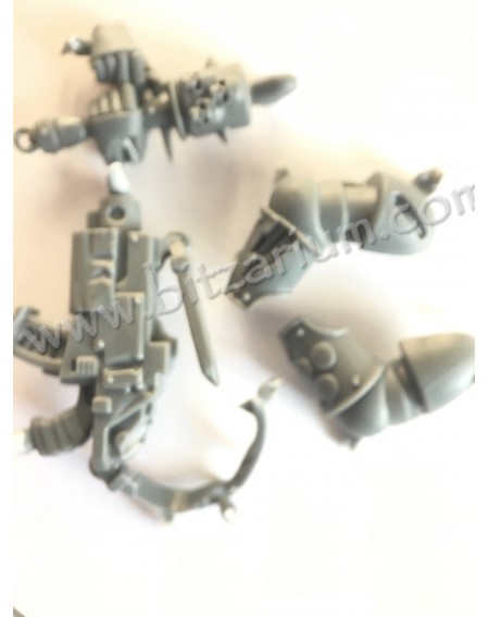 Boltgun with belt + grenade